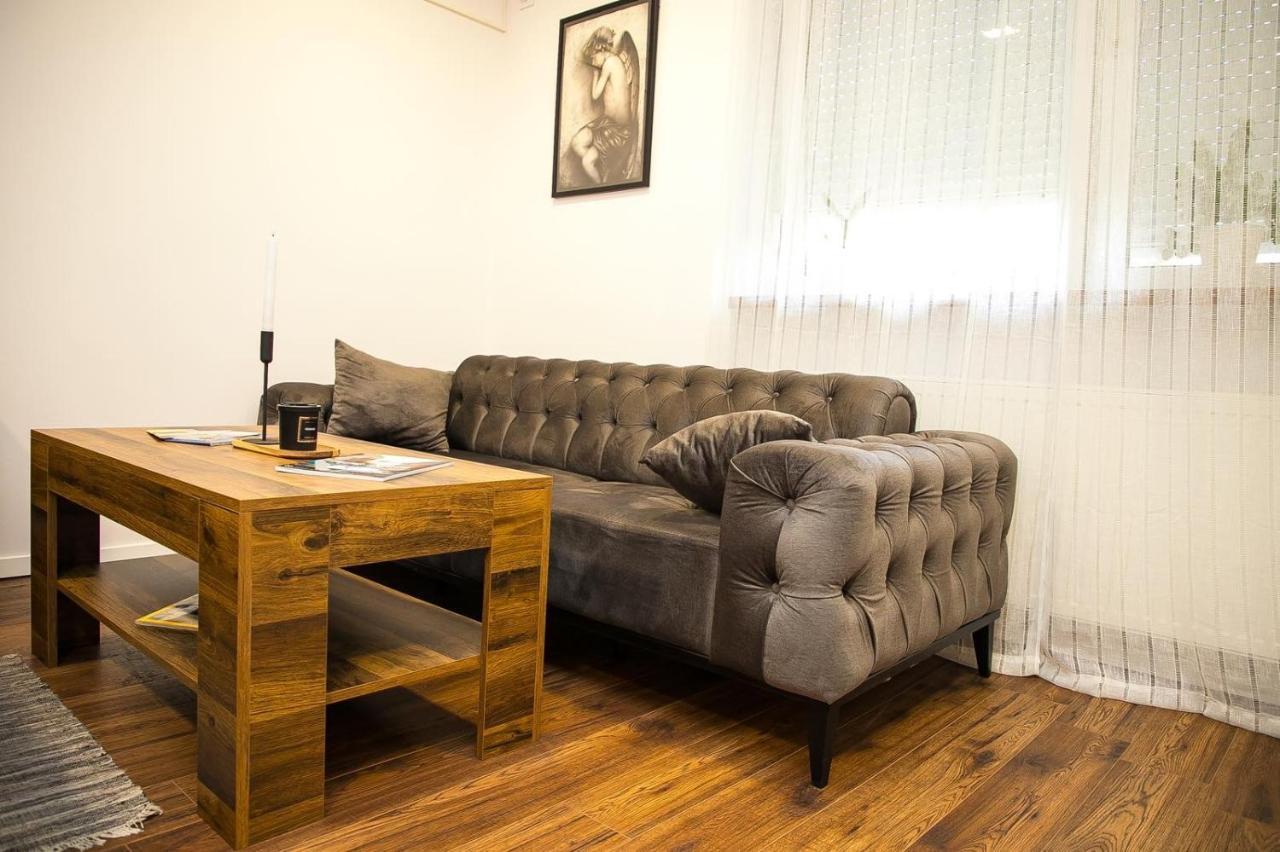 Studio Apartman Avenija *** Slavonski Brod Buitenkant foto